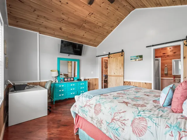 $585,000 | 344 Lily Circle, Eastpoint, FL 32328