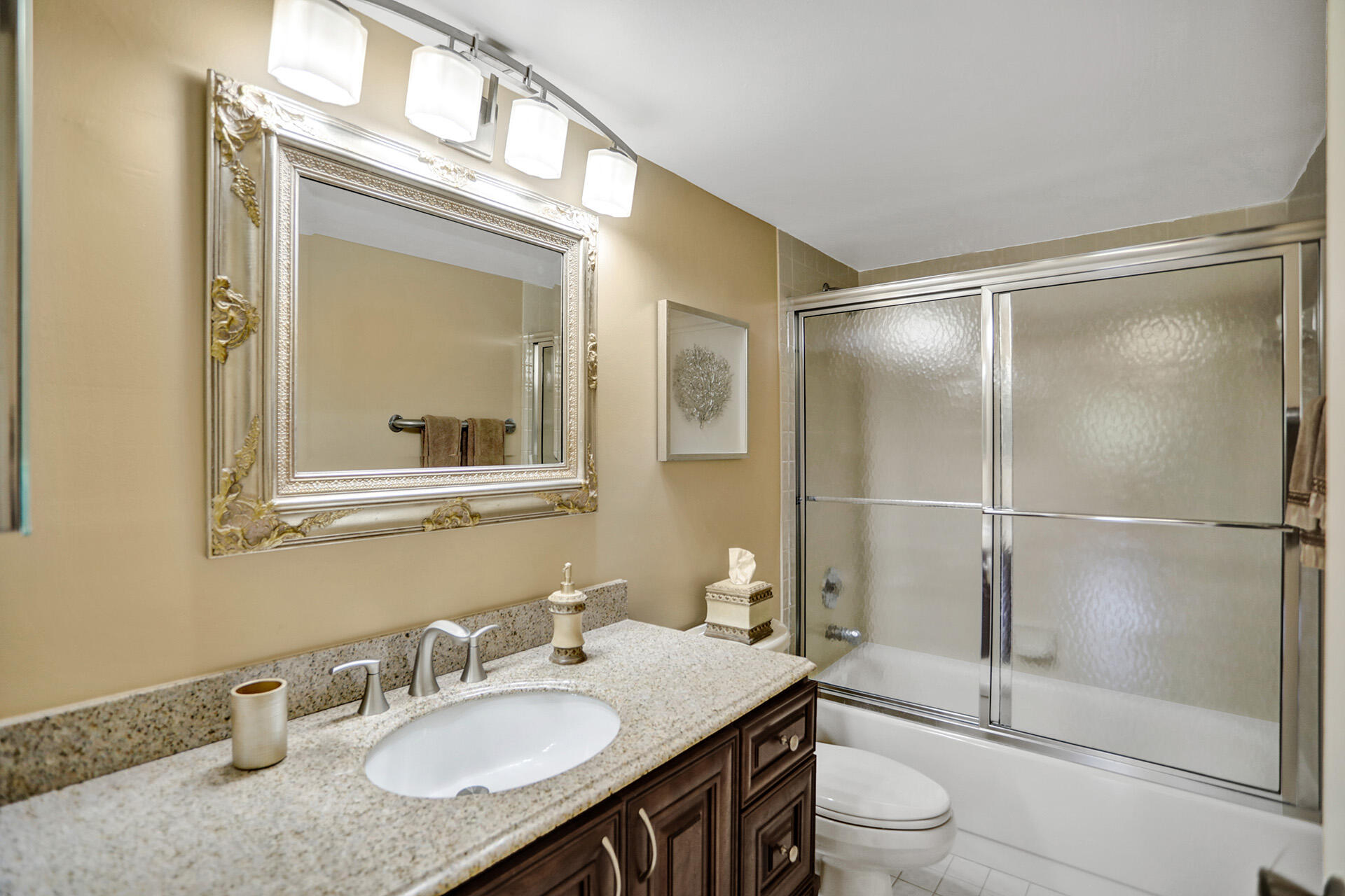 15075 Witney Road, Unit 212 Delray Beach, FL 33484 - Photo 20 of 57 Guest Bath