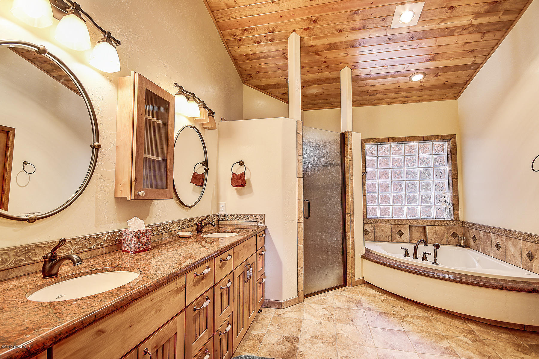 4538 West Brackin Ranch Road Flagstaff, AZ 86001 - Photo 16 of 33 Master Bathroom