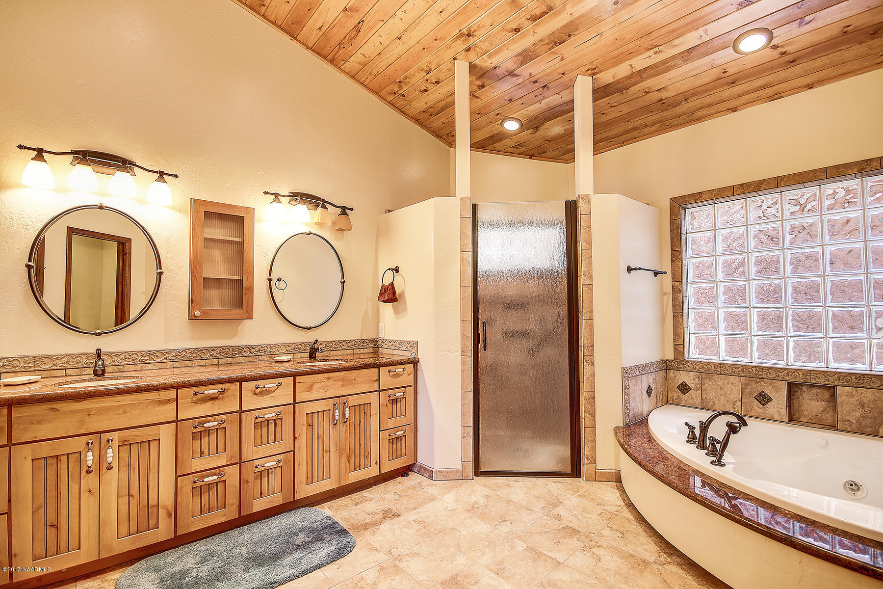 4538 West Brackin Ranch Road Flagstaff, AZ 86001 - Photo 17 of 33 Master Bathroom