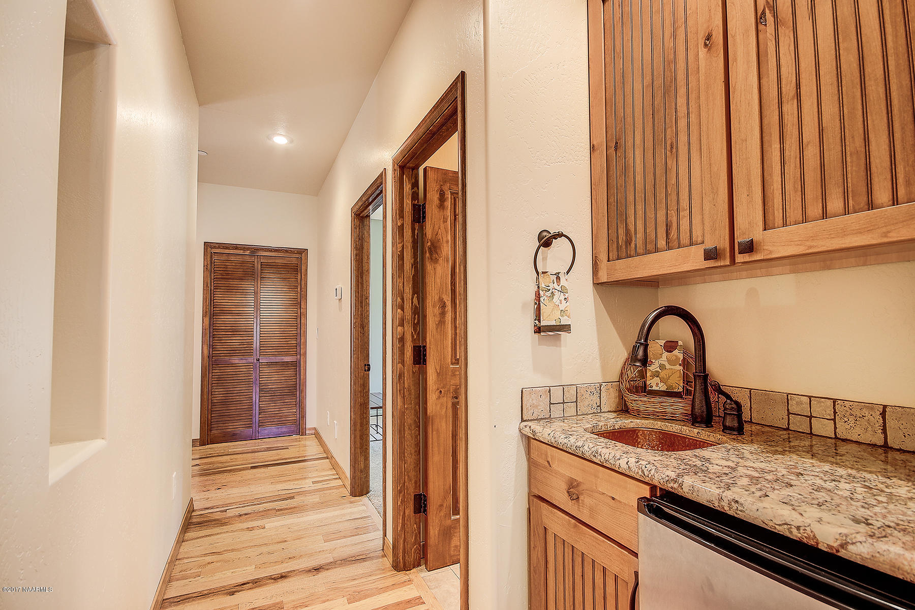 4538 West Brackin Ranch Road Flagstaff, AZ 86001 - Photo 23 of 33 Mini Bar Upstairs