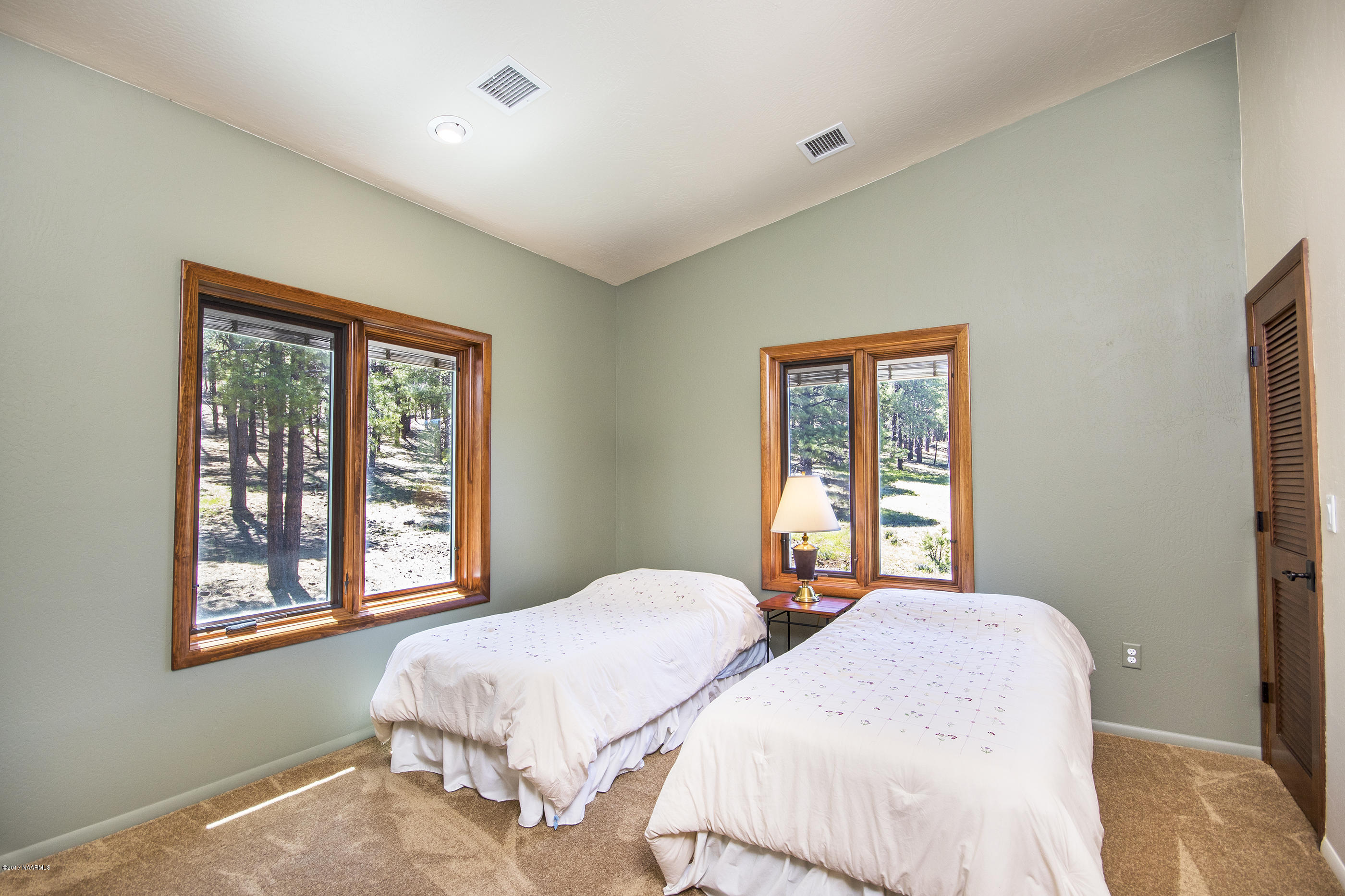 4538 West Brackin Ranch Road Flagstaff, AZ 86001 - Photo 25 of 33 Guest Bedroom 5