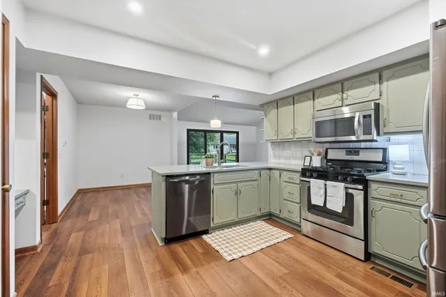 $324,900 | 5720 Bayside Drive, Fort Wayne, IN 46815