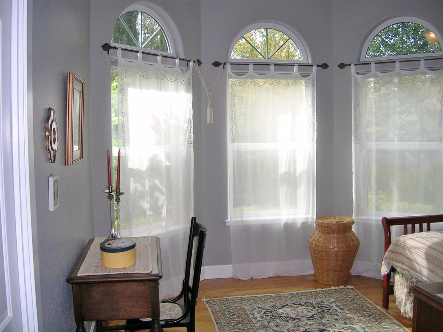 1719 Leonard Road Grants Pass, OR 97527 - Photo 19 of 29 3rd Bedroom / Office