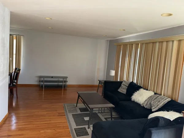 $2,800 | 18019 Ravisloe Terrace, Country Club Hills, IL 60478
