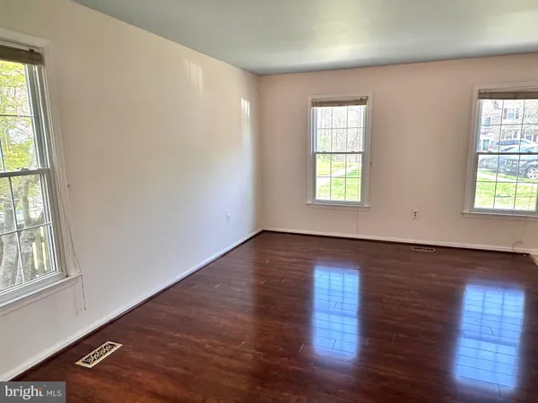 $2,900 | 7914 Forest Path Way, Springfield, VA 22153