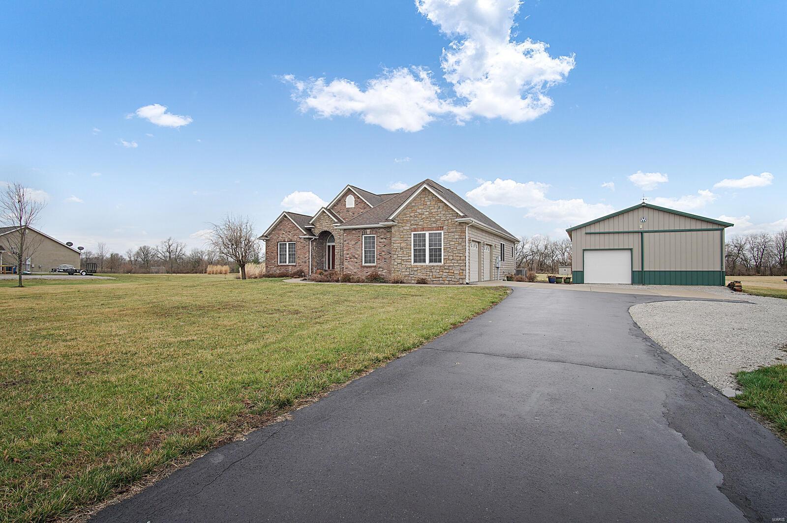 5307 Quercus Grove Road Edwardsville, IL 62025 - Photo 4 of 36