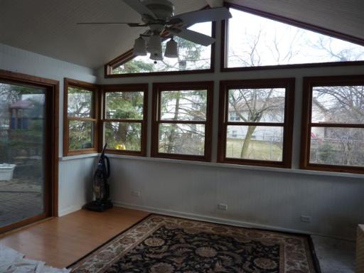 607 Surryse Road Lake Zurich, IL 60047 - Photo 7 of 15 a view of an empty room with a window