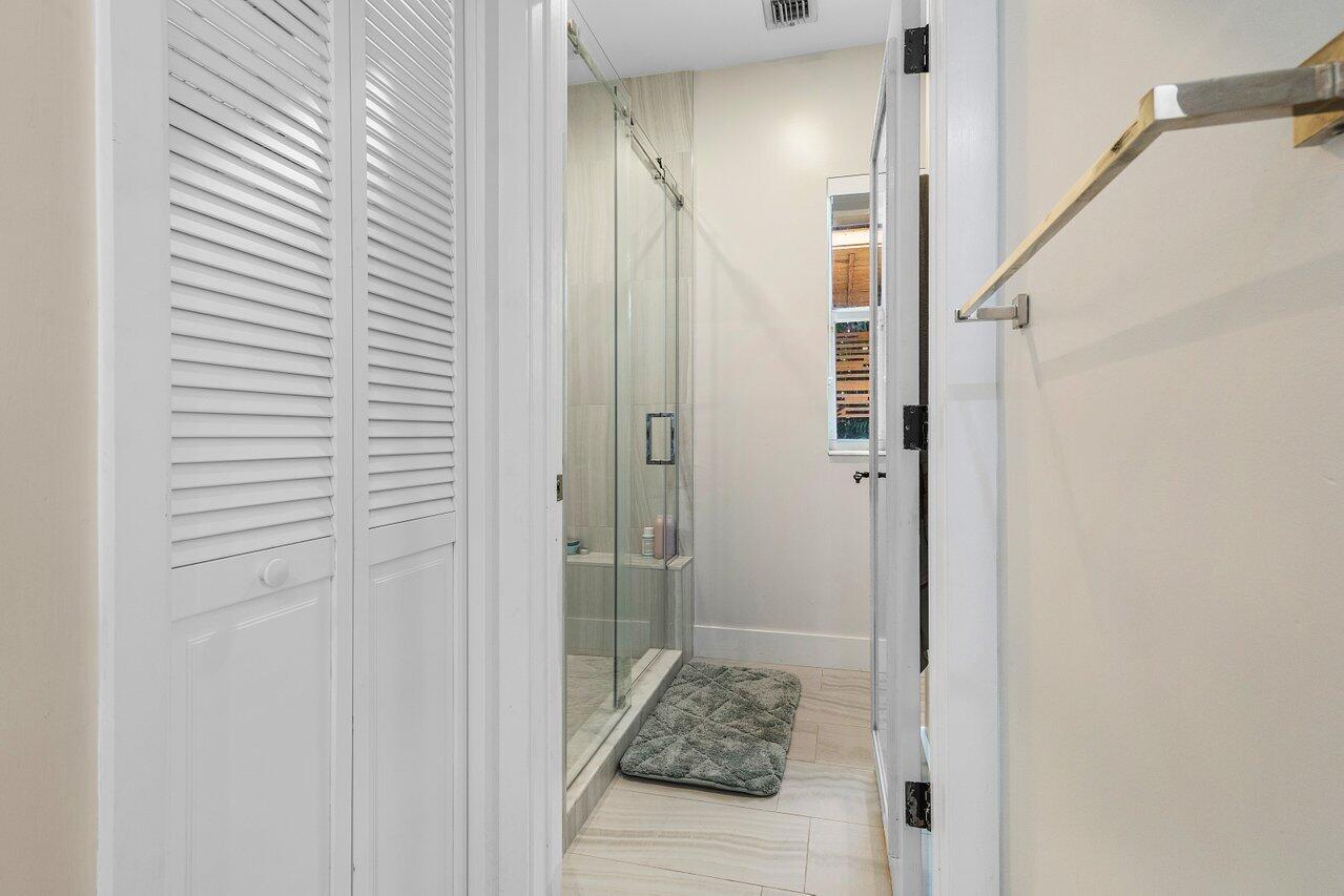 1080 Southwest 17th Street Boca Raton, FL 33486 - Photo 27 of 45 Guest Bath
