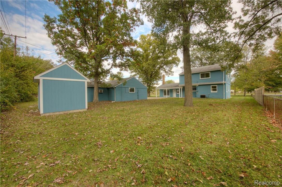 15650 Inkster Road Romulus, MI 48174 - Photo 33 of 33 37 Yard.jpg