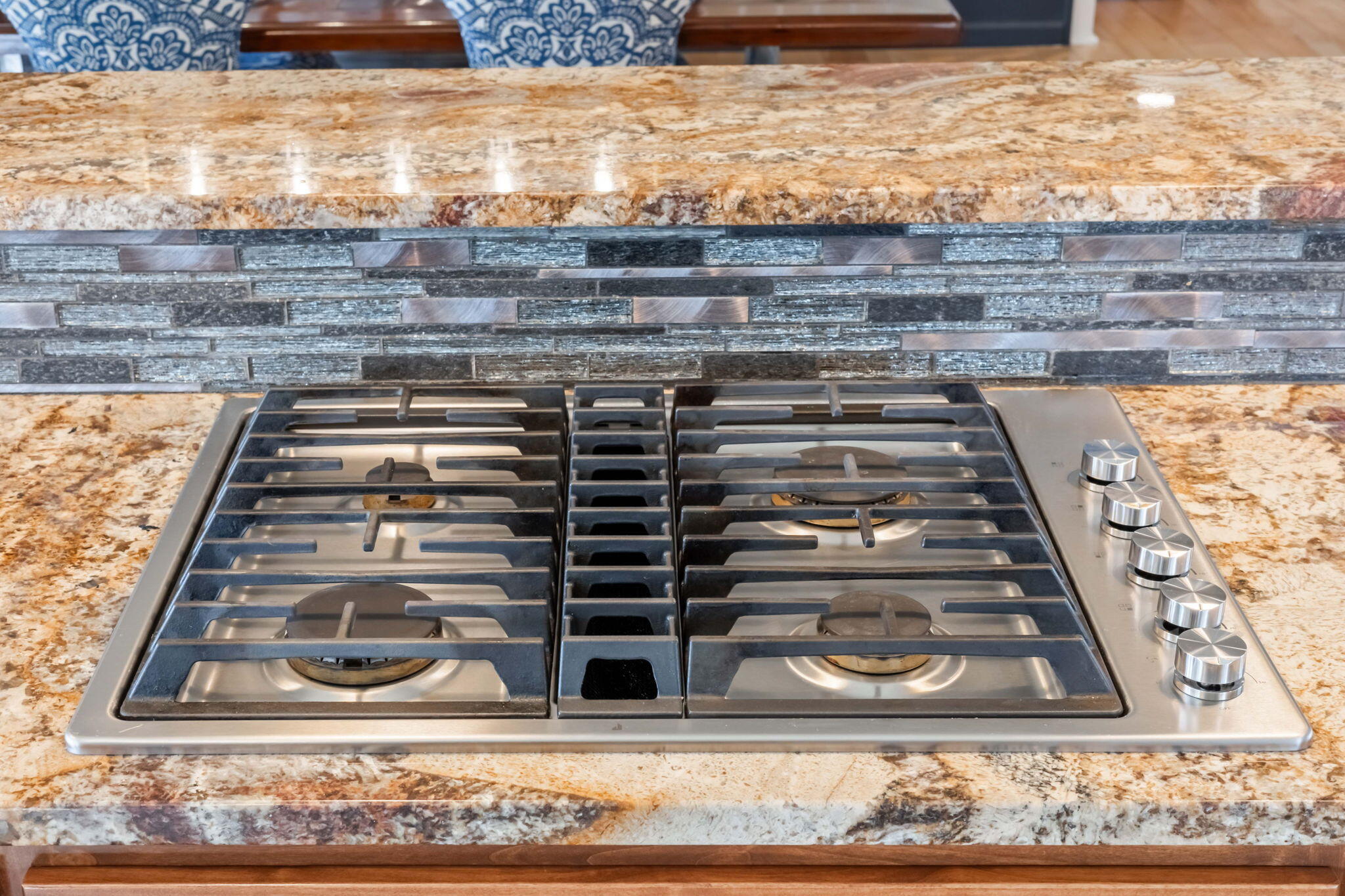13680 Southwest Rust Bucket Road Powell Butte, OR 97753 - Photo 19 of 58 Propane cooktop.