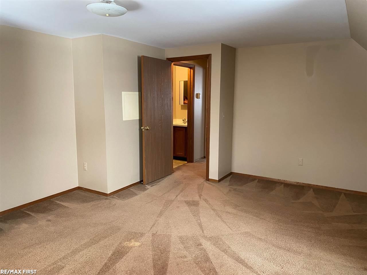 5436 Van Dyke Road Almont, MI 48003 - Photo 21 of 37 50034553-21.JPG