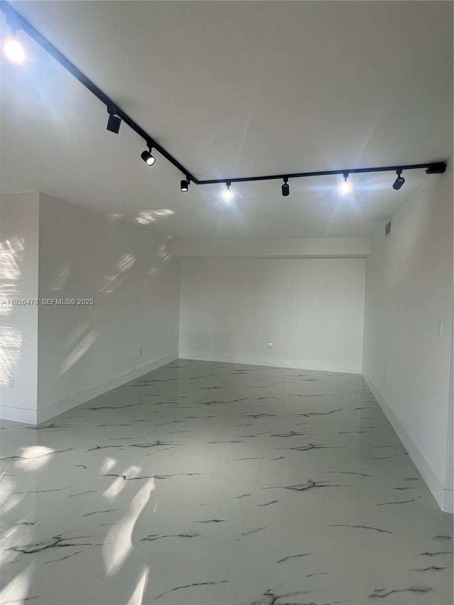 20610 Northeast 7th Court Miami, FL 33179 - Photo 27 of 38