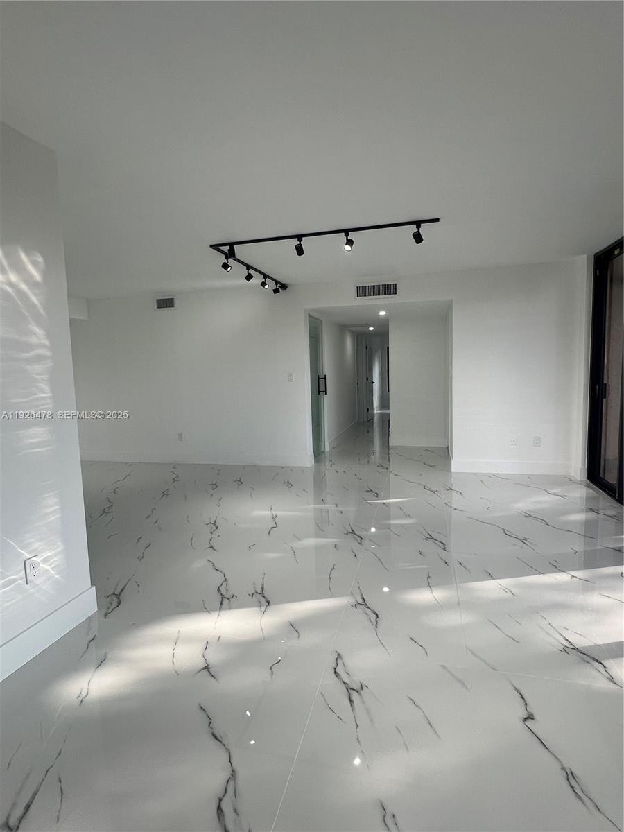 20610 Northeast 7th Court Miami, FL 33179 - Photo 9 of 38