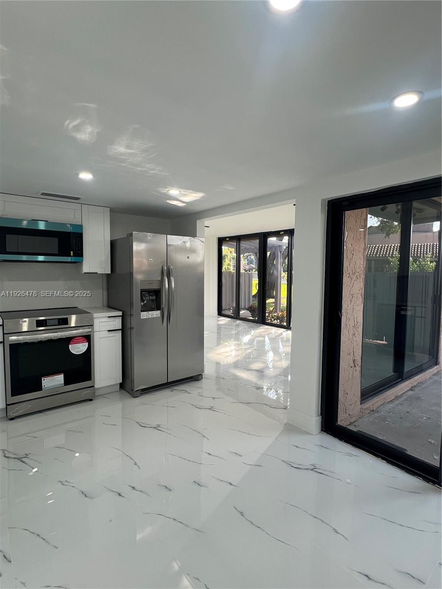 20610 Northeast 7th Court Miami, FL 33179 - Photo 10 of 38