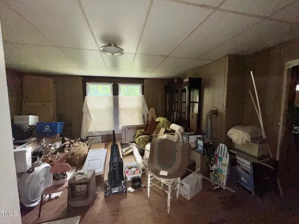 a view of a utility room with washer and dryer