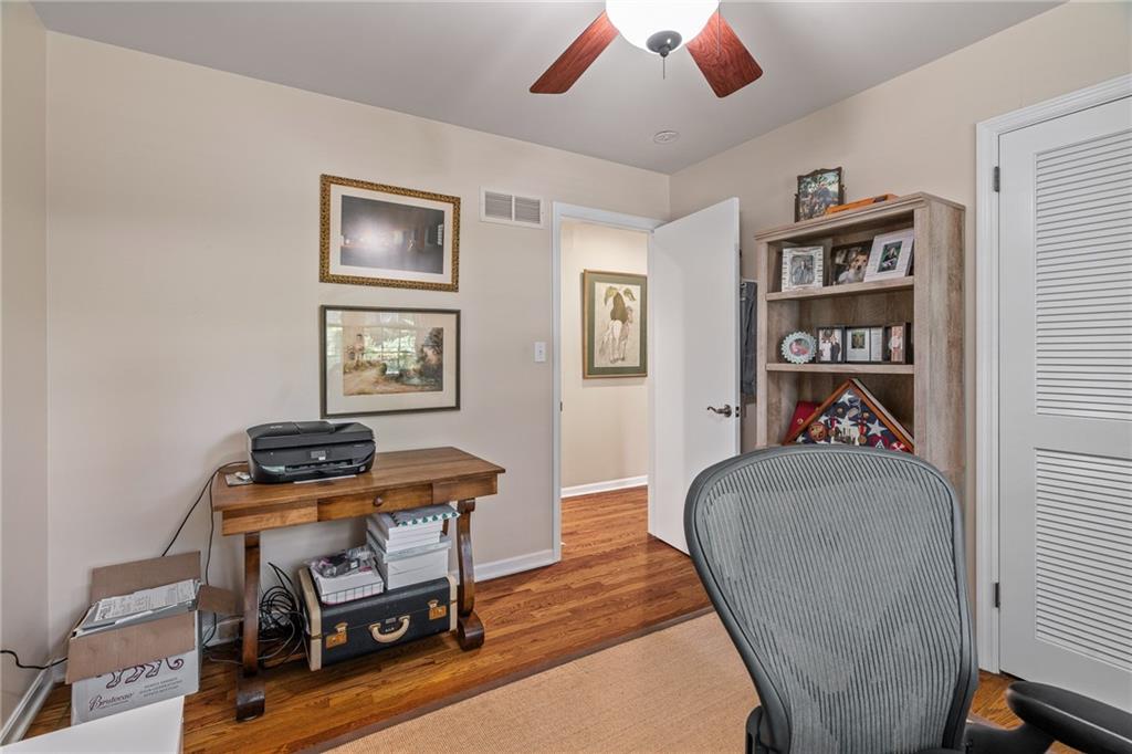 9416 Wenonga Road Leawood, KS 66206 - Photo 27 of 54