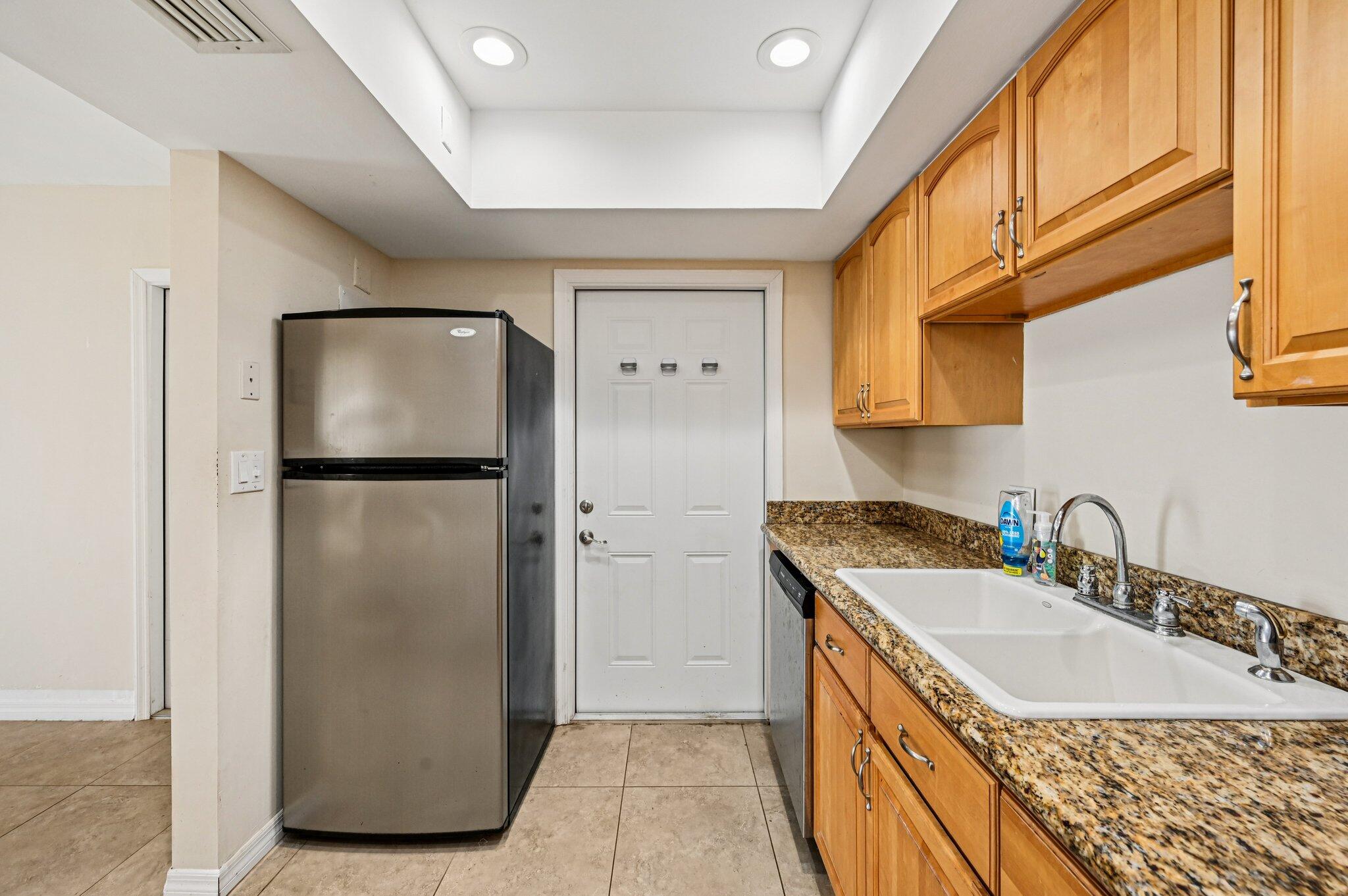 370 Wilma Circle, Unit 6 Riviera Beach, FL 33404 - Photo 12 of 28 12-web-or-mls-Wilma Cir-S1912-012