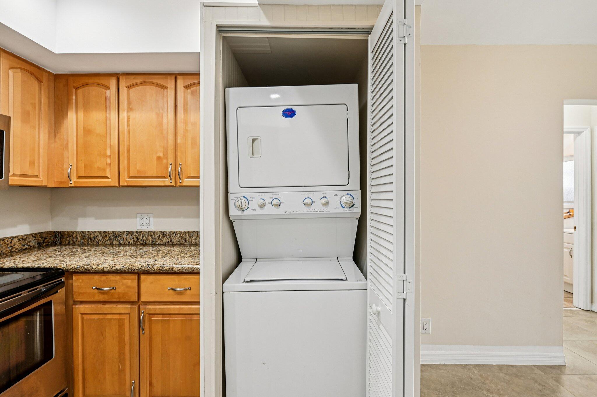 370 Wilma Circle, Unit 6 Riviera Beach, FL 33404 - Photo 14 of 28 14-web-or-mls-Wilma Cir-S1912-014