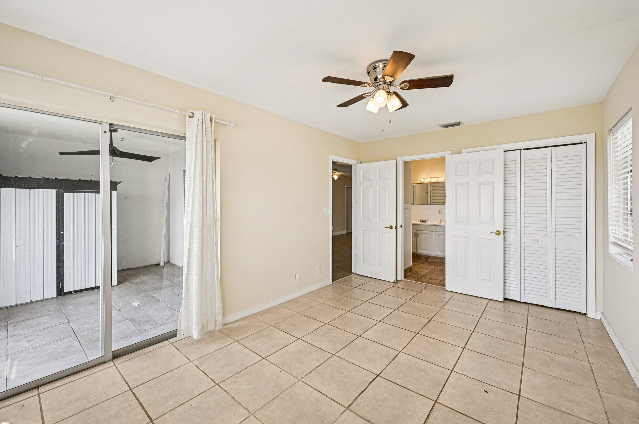 370 Wilma Circle, Unit 6 Riviera Beach, FL 33404 - Photo 21 of 28 21-web-or-mls-Wilma Cir-S1912-021