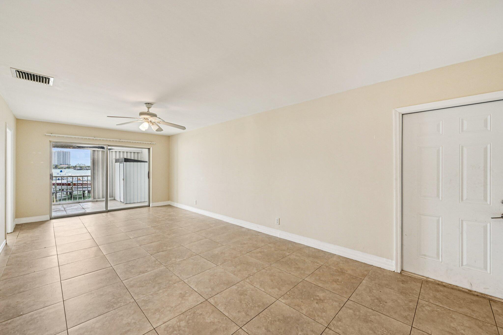 370 Wilma Circle, Unit 6 Riviera Beach, FL 33404 - Photo 5 of 28 5-web-or-mls-Wilma Cir-S1912-005