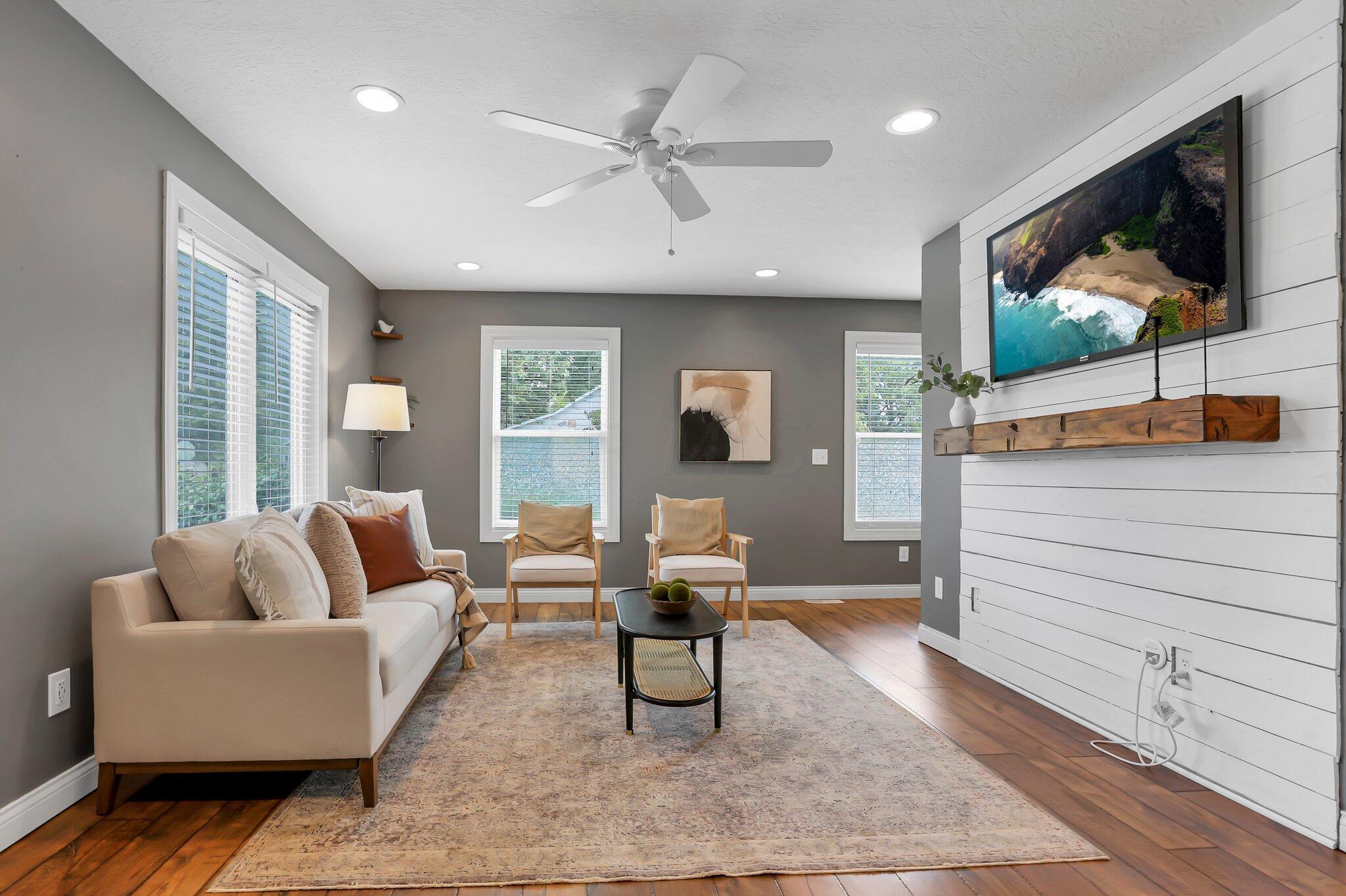 10980 Gorsuch Road Galena, OH 43021 - Photo 6 of 57 Living Room