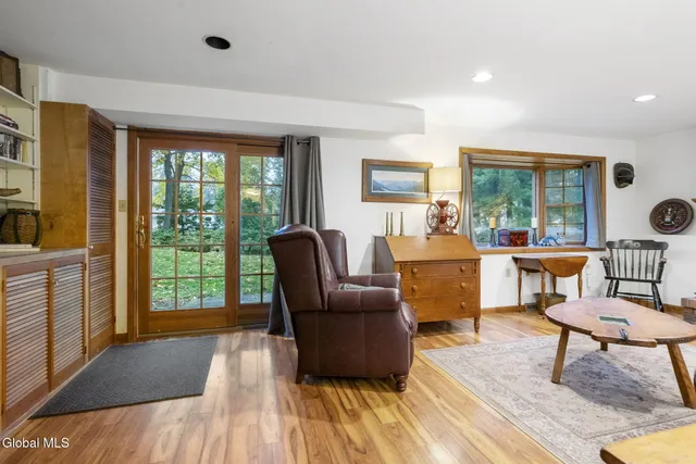 $599,900 | 6 Arbor Drive, Glens Falls, NY 12801