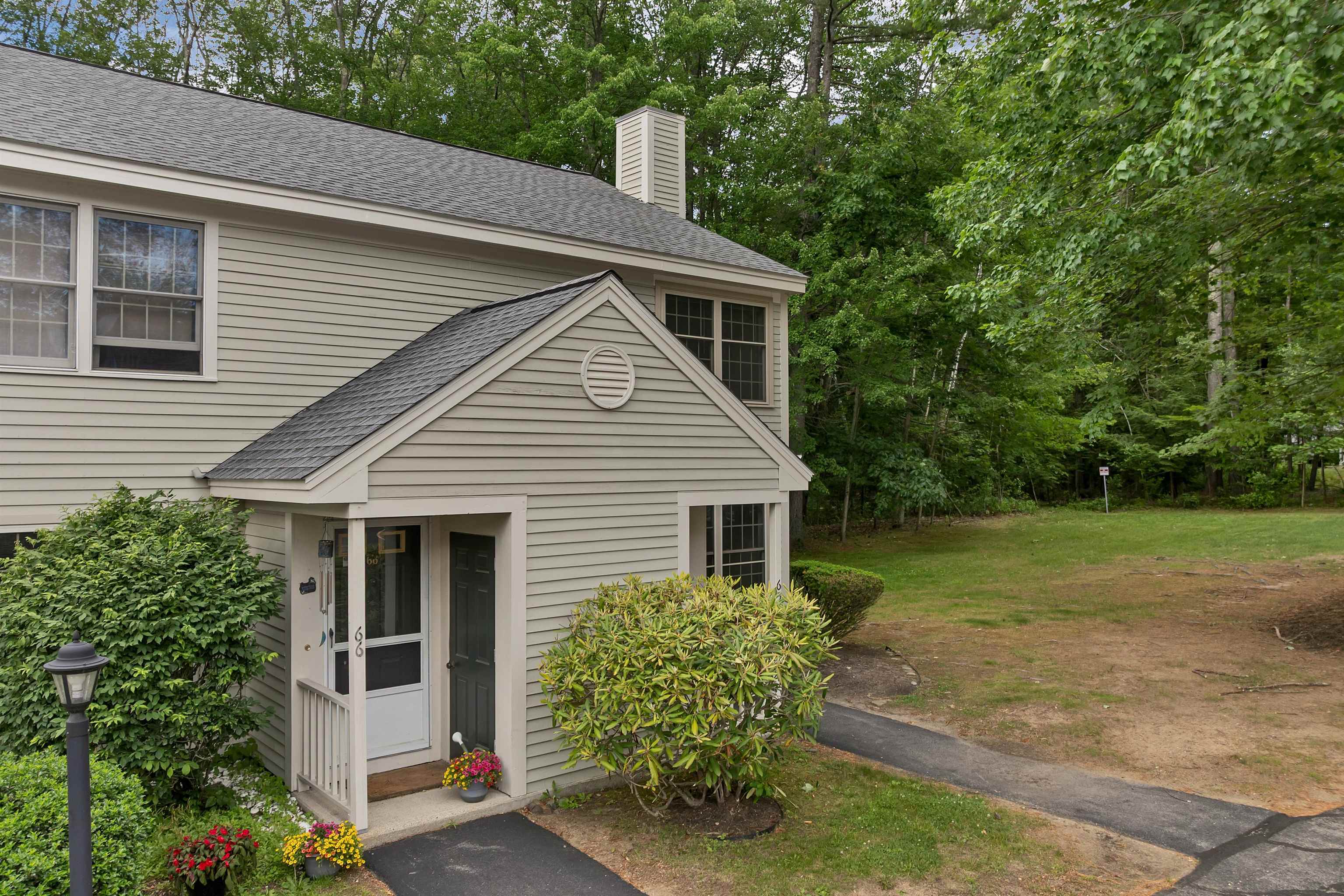 65 Woodland Green, Unit 65 Rochester, NH 03868 - Photo 3 of 49