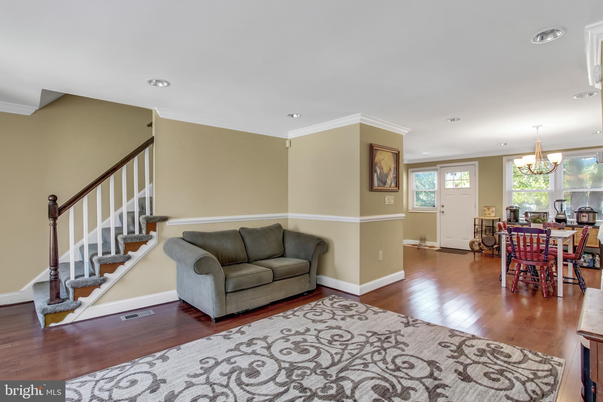 5502 Bucknell Road Baltimore, MD 21206 - Photo 4 of 25 Living Room