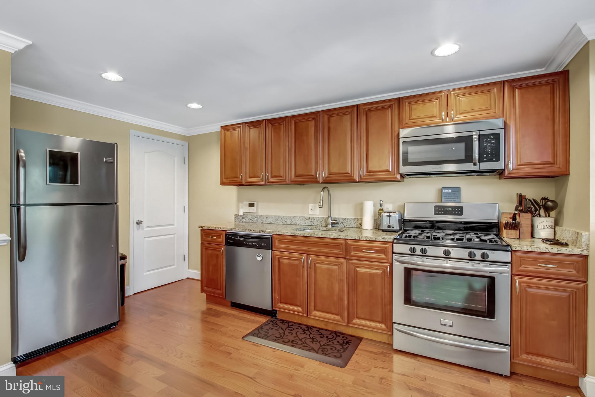 5502 Bucknell Road Baltimore, MD 21206 - Photo 8 of 25 Kitchen