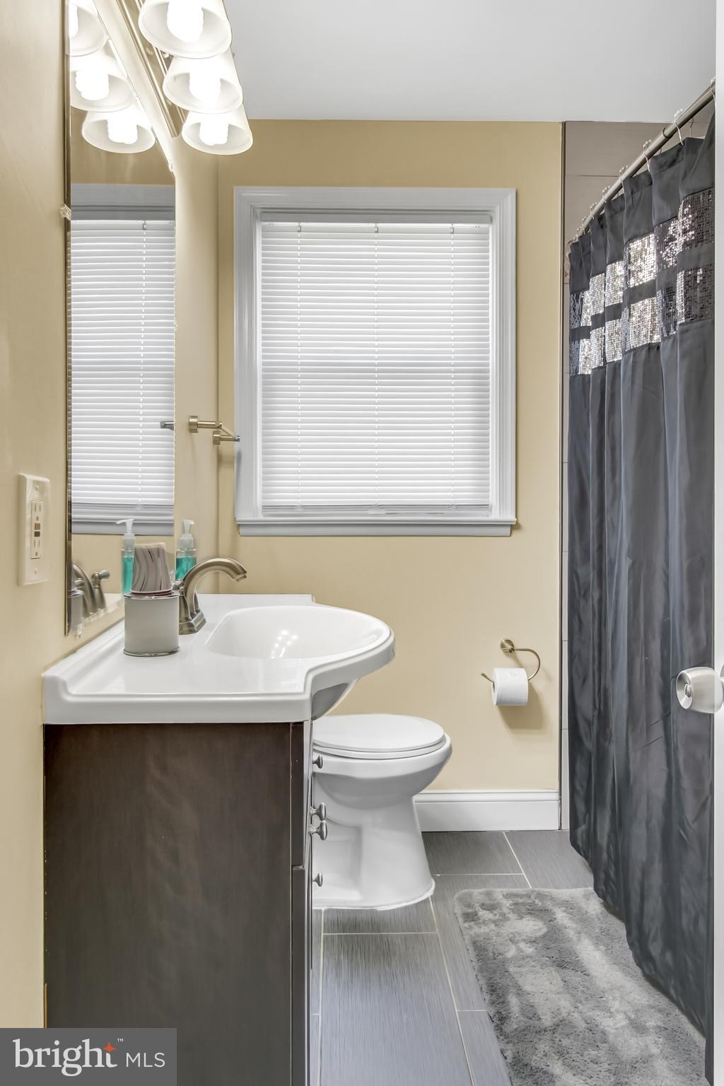 5502 Bucknell Road Baltimore, MD 21206 - Photo 10 of 25 Upstairs Bathroom