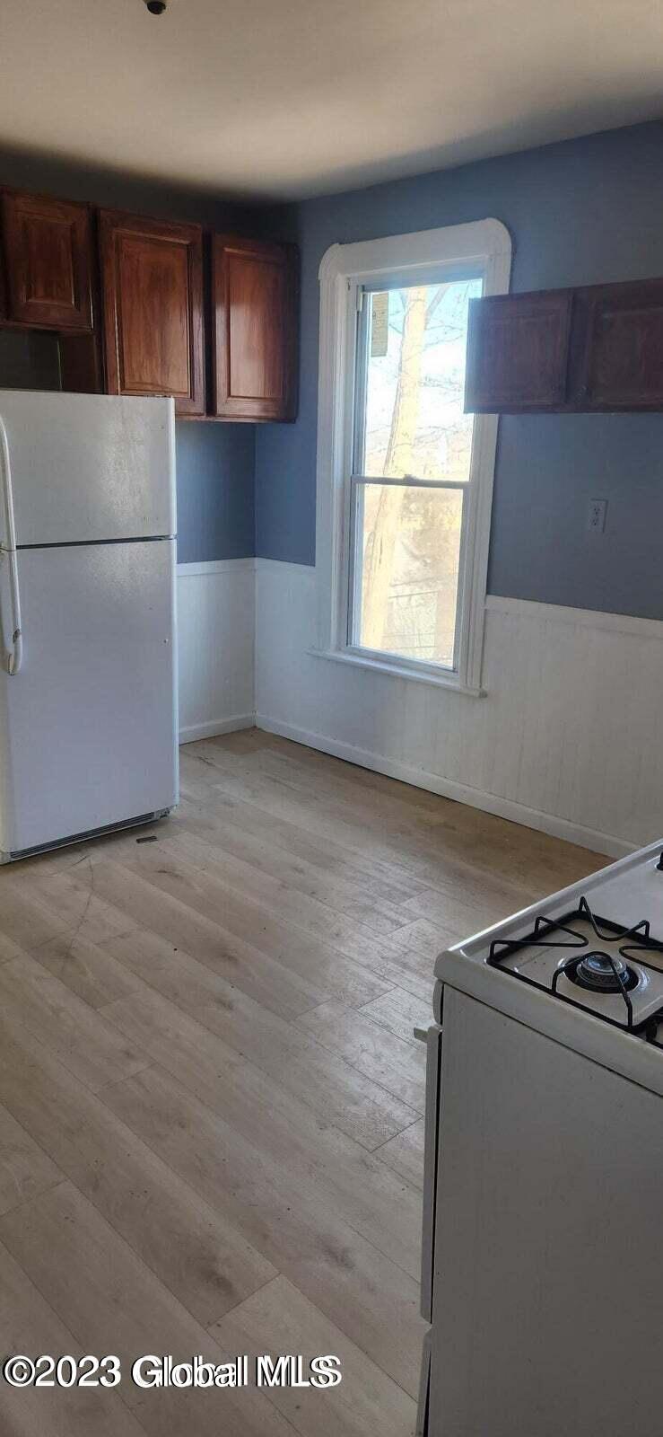 402 Summit Avenue, Unit 1 Schenectady, NY 12307 - Photo 8 of 12 20230214034704525390000000-o (1)