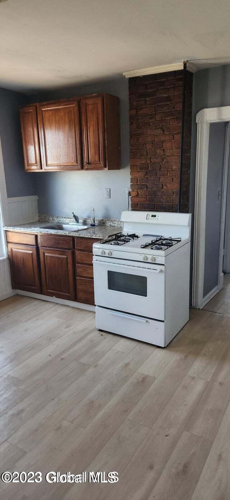 402 Summit Avenue, Unit 1 Schenectady, NY 12307 - Photo 9 of 12 20230214034709323125000000-o (1)