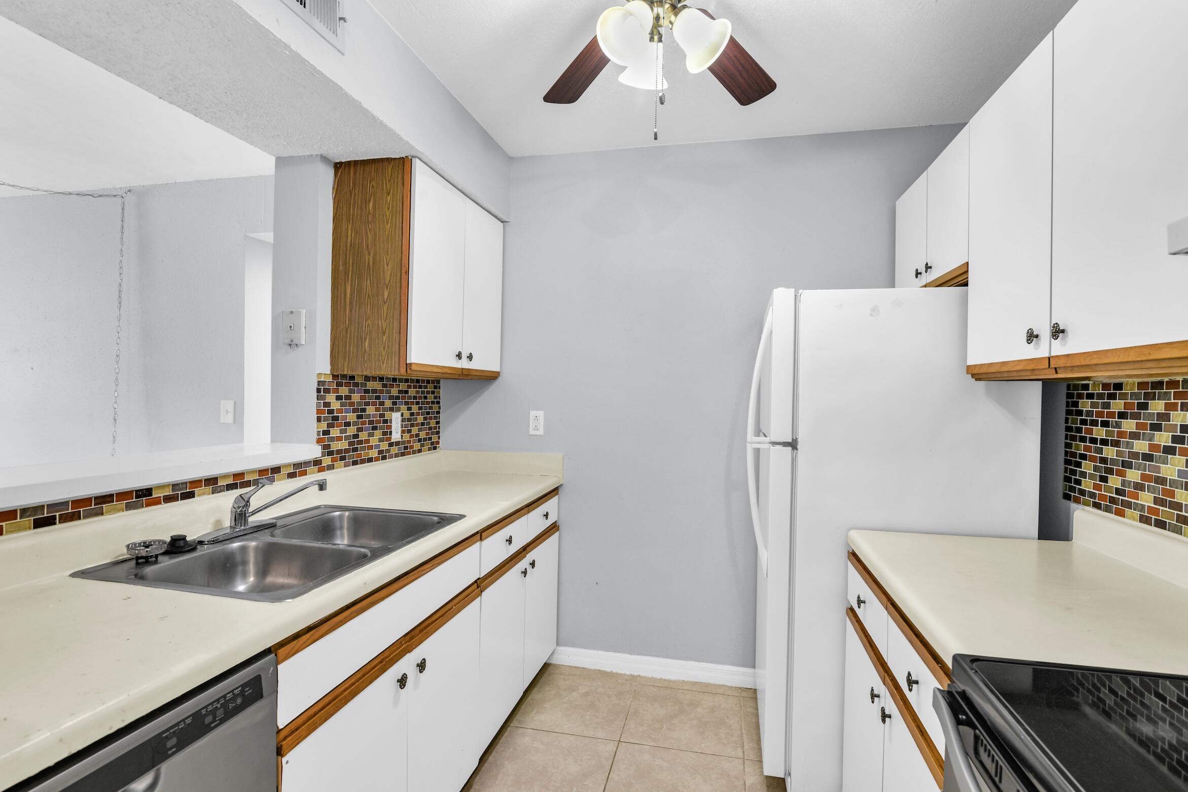3995 West McNab Road, Unit B205 Pompano Beach, FL 33069 - Photo 16 of 34 3995 W McNab Rd Pompano Beach --16