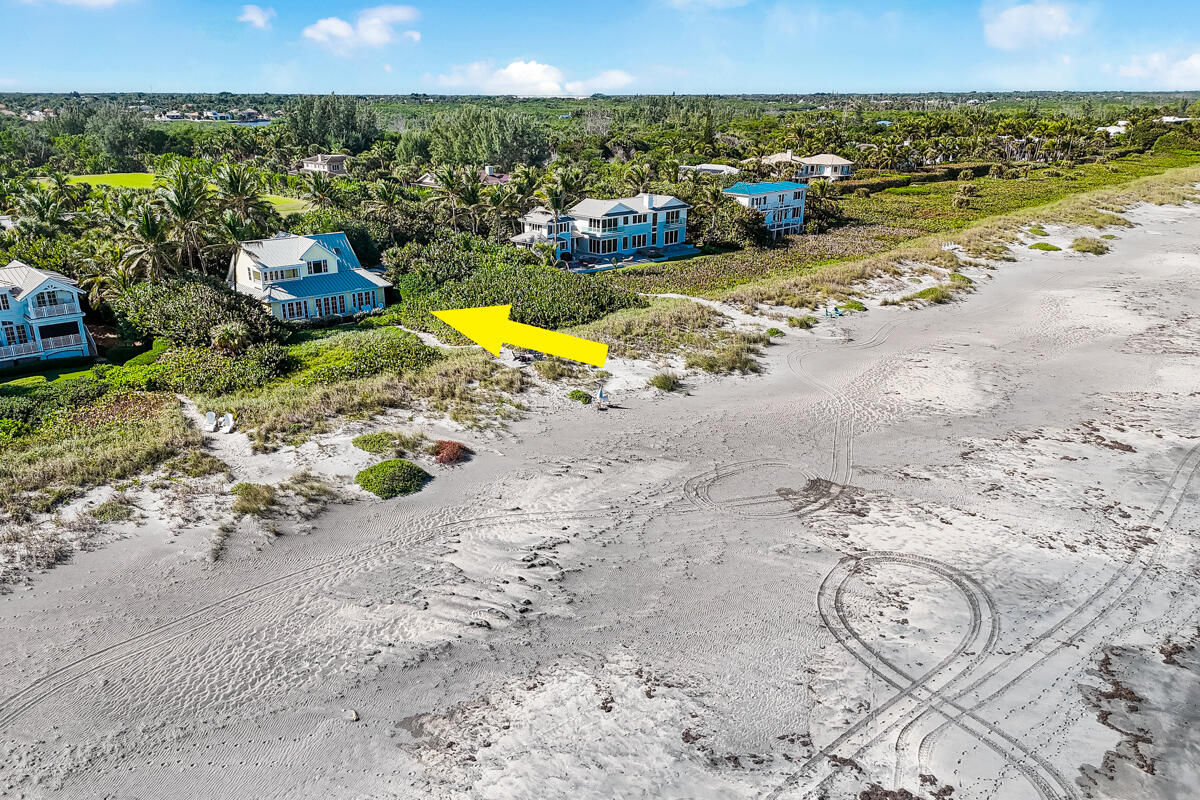 107 North Beach Road Jupiter Island, FL 33455 - Photo 4 of 49 DJI_20251217133049_0067_D-Edit