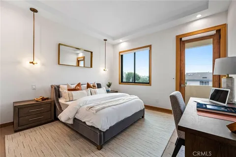 $3,698,000 | 1828 Pine Street, Huntington Beach, CA 92648