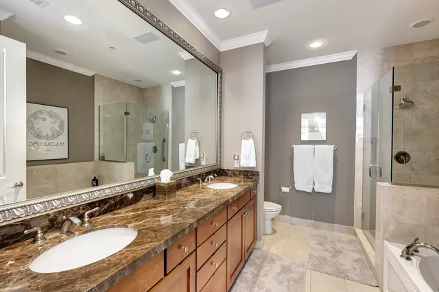 $725,000 | 2211 Briarglen Drive, Unit 706, Houston, TX 77027