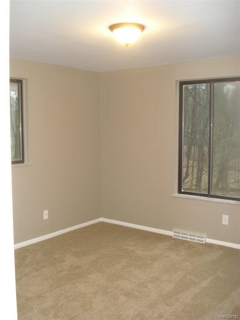 9255 Allen Road Clarkston, MI 48348 - Photo 22 of 25 Bedroom 2