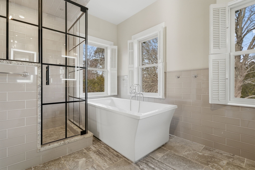 2 Ocean Avenue Swampscott, MA 01907 - Photo 21 of 42