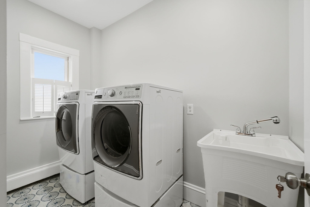 2 Ocean Avenue Swampscott, MA 01907 - Photo 29 of 42