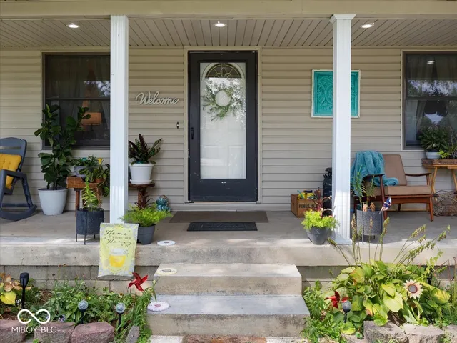 $310,000 | 6784 East County Road 100 South, Avon, IN 46123