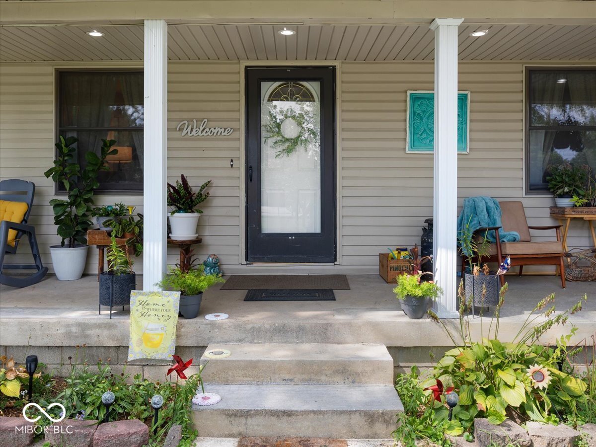 6784 East County Road 100 South Avon, IN 46123 - Photo 4 of 32