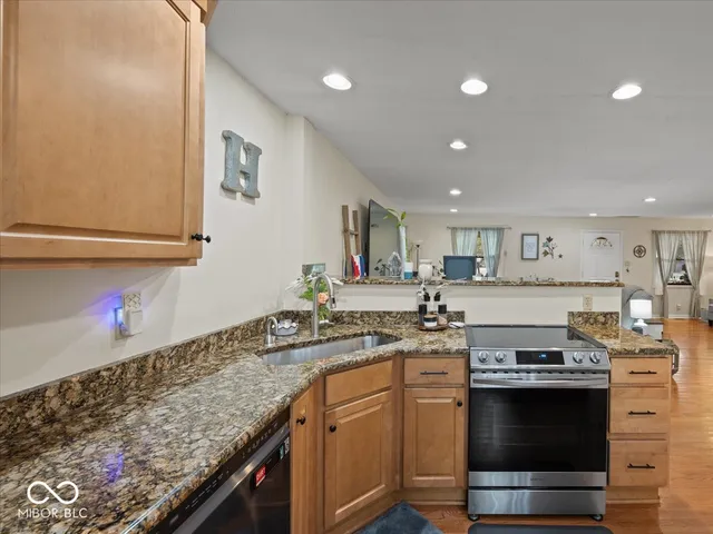 $310,000 | 6784 East County Road 100 South, Avon, IN 46123