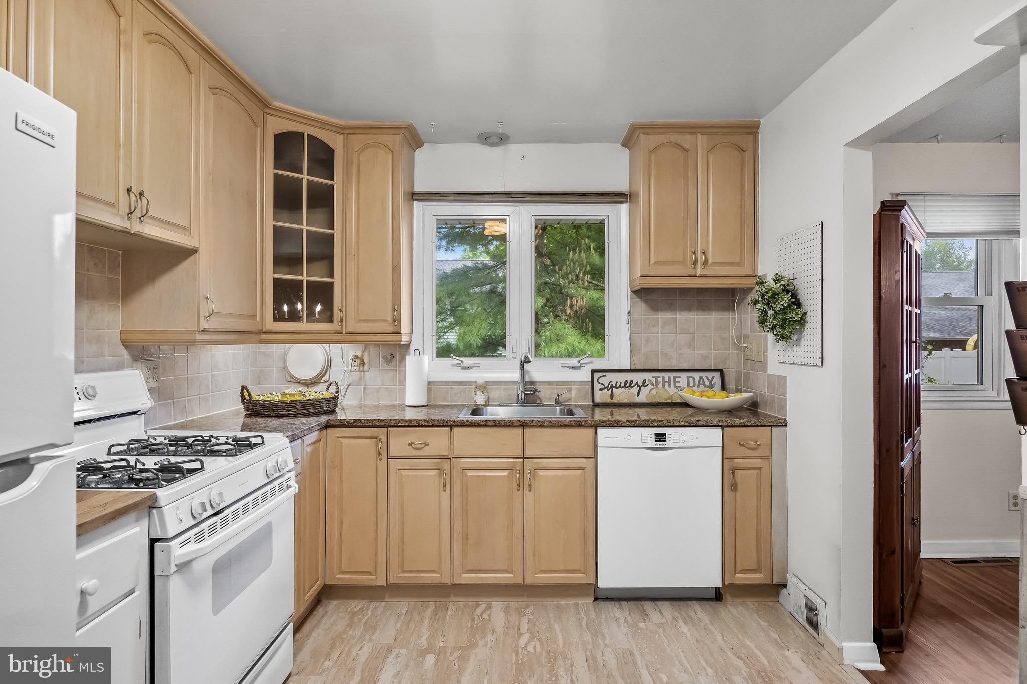 136 Ridge Circle Cherry Hill, NJ 08002 - Photo 10 of 28