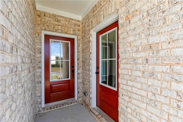 $409,990 | 121 Chattahoochee Circle, Locust Grove, GA 30248