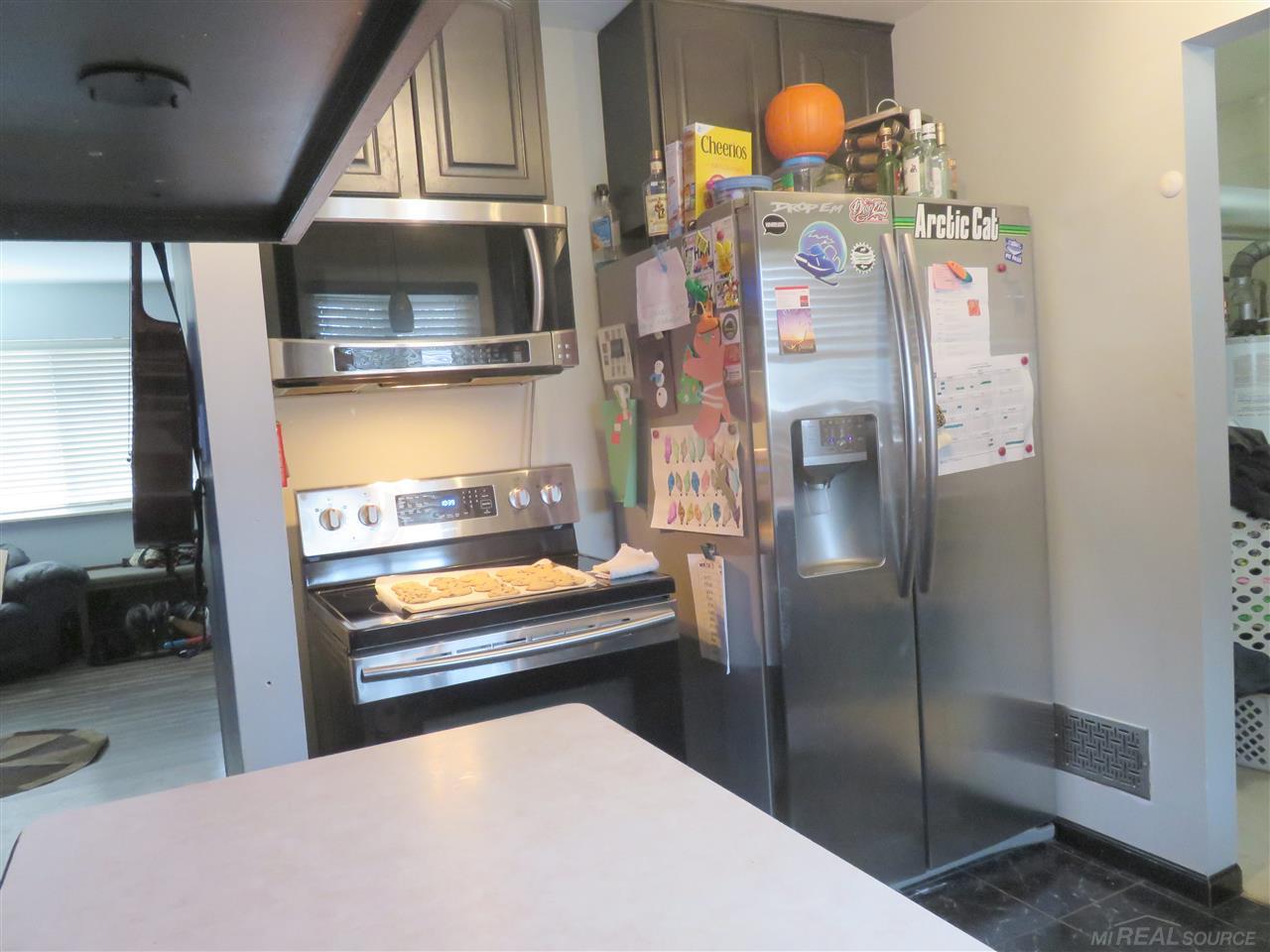 1075 Collingwood Drive Rochester Hills, MI 48307 - Photo 6 of 12