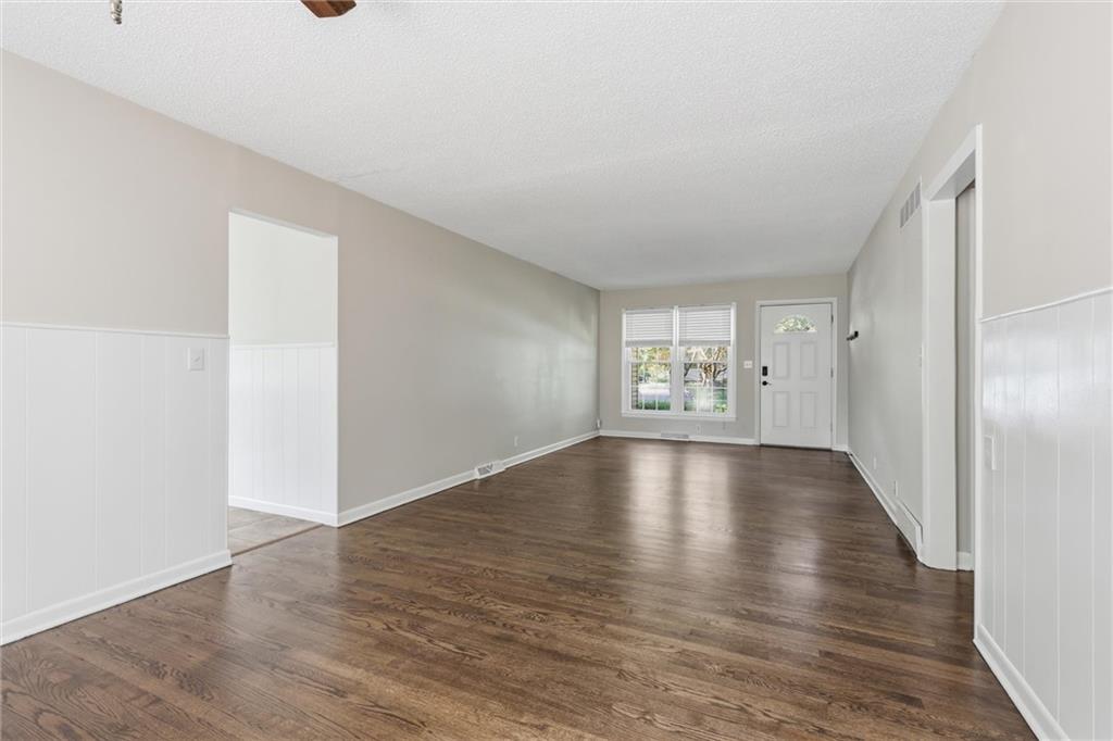 605 Northwest Gibson Road Lee's Summit, MO 64063 - Photo 8 of 26
