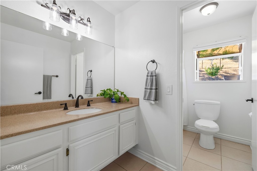 28235 Royal Road Castaic, CA 91384 - Photo 20 of 37 primary bathroom