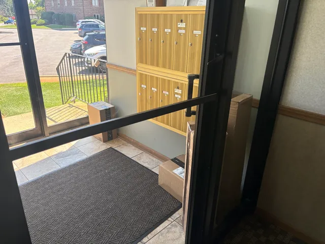 $199,000 | 17218 Ridgeland Avenue, Unit 3S, Tinley Park, IL 60477