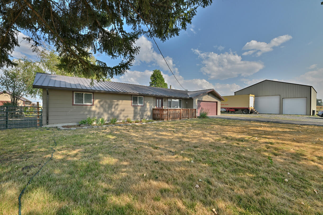 9151 Springlake Road Klamath Falls, OR 97603 - Photo 2 of 32 DSC_7211